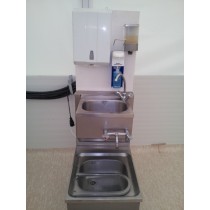 Handwaschbecken mit Hygienestation